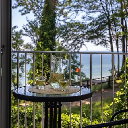 Na Klifie Z Widokiem Na Morze - Pomorskie